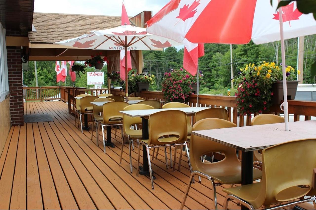 Lakeside Inn Cloyne Exterior foto